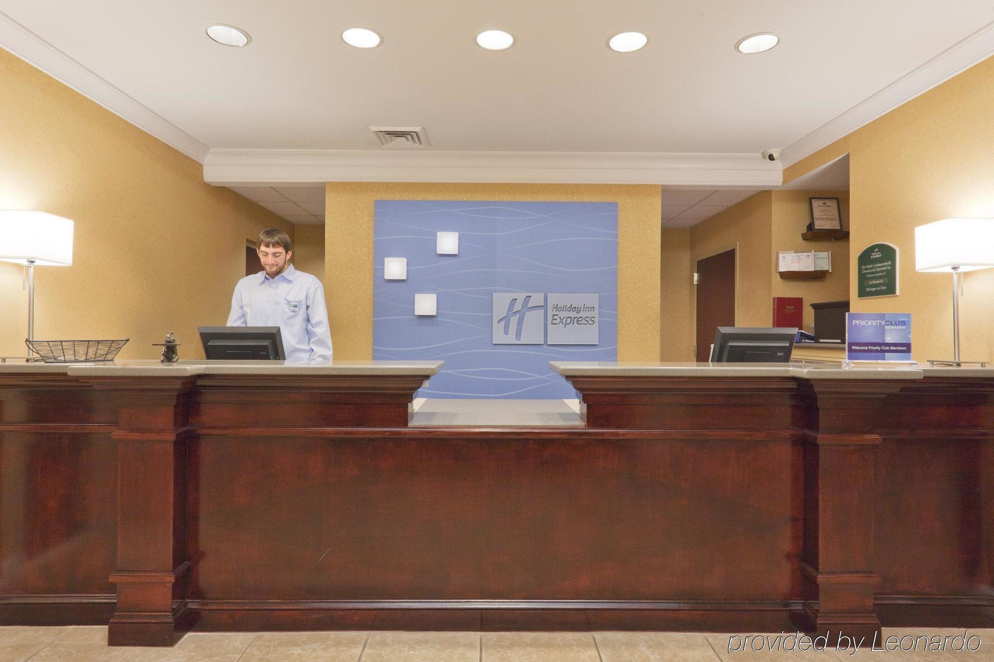 Holiday Inn Express & Suites - Tuscaloosa-University By Ihg Интерьер фото